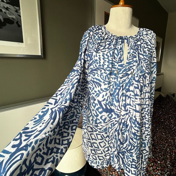 Lilly Pulitzer Tops - - Lilly Pulitzer Willa Top Flowy Blue & White Keyhole Neck Strings LARGE - P2321